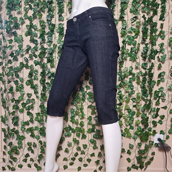 Seductions Women's Black Denim Casual Summer Skinny Capris Jeans - Picture 2 of 12